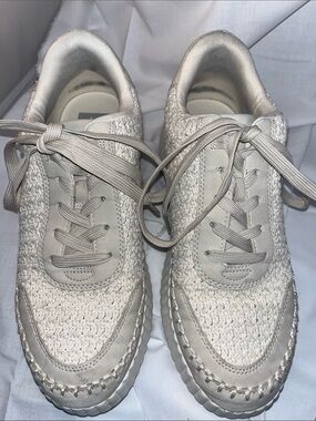 DV by Dolce Vita Cream Knit Lace-Up Sneakers